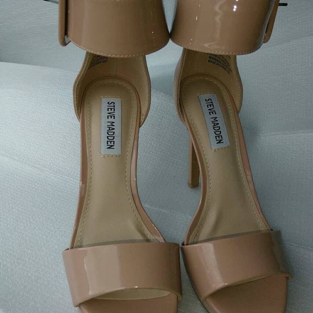 Steve Madden  size 6